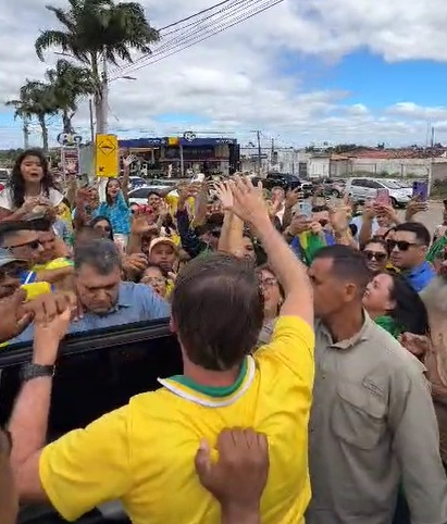 Bolsonaro faz 