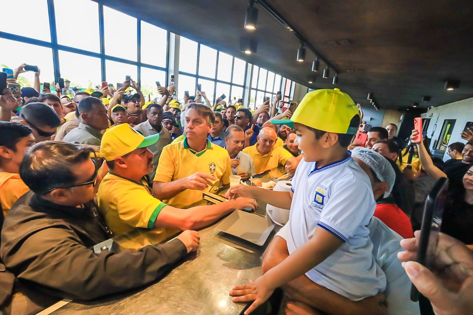 Bolsonaro prestigia apoiadores de Serra Caiada durante o Rota 22