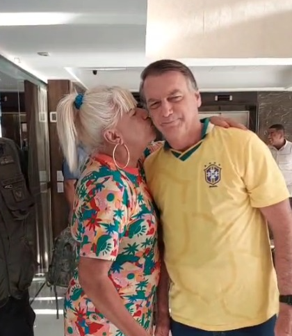 O beijo de Xuxa em Bolsonaro