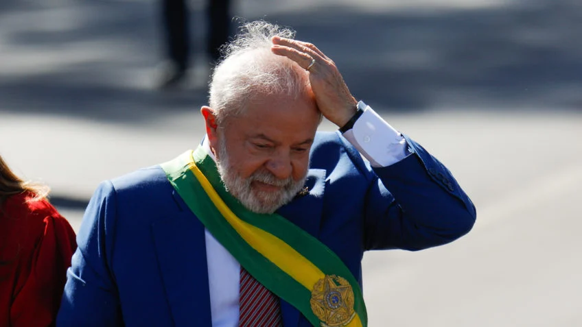 Lula-LuizInacioLulaDaSilva-Desfile-7DeSetembro-Janja-Esplanada-Pacheco-RosaWeber-Alckmin-Comandante-Militares-MarcioFranca-38-848x477.webp