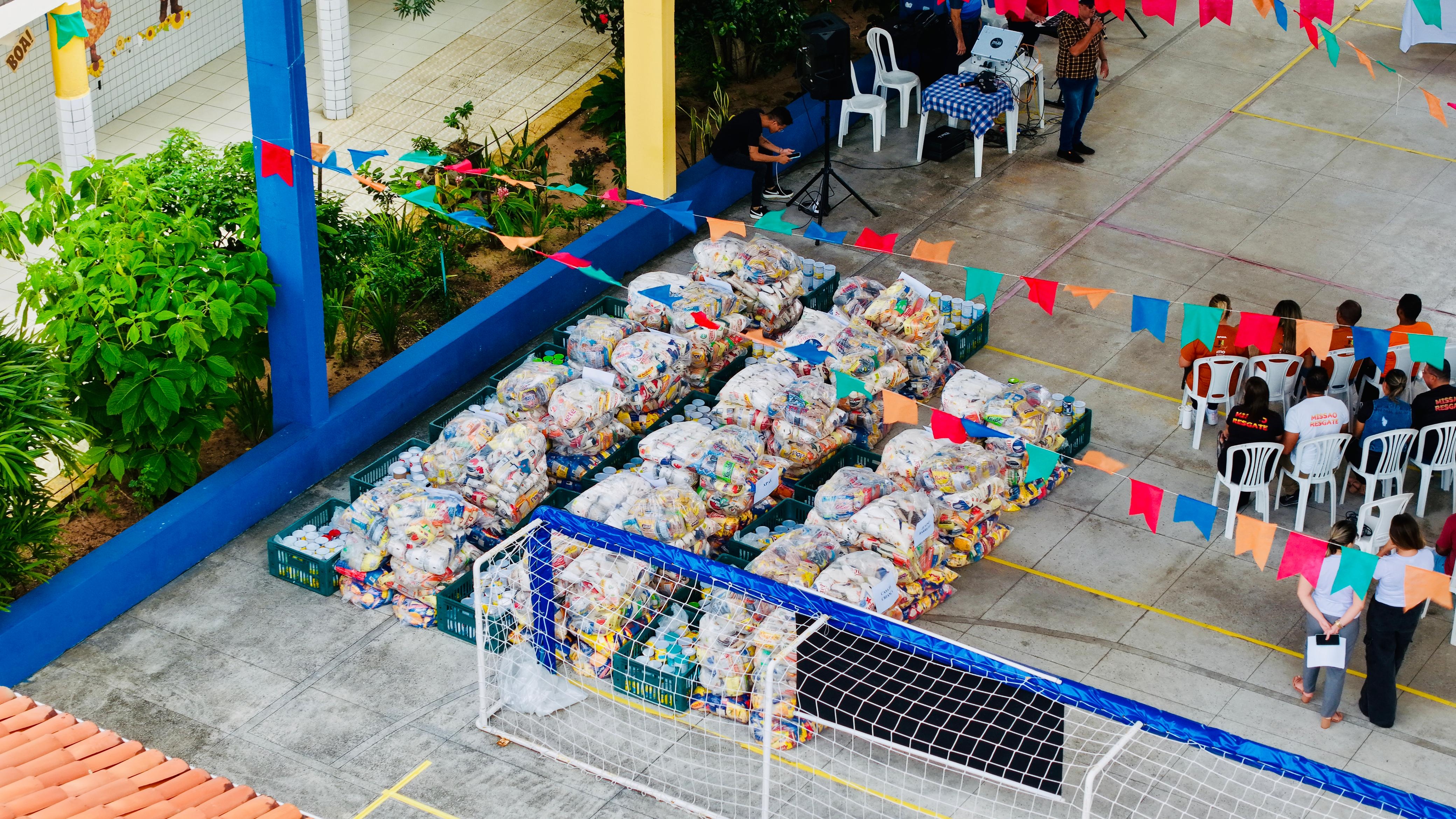 Prefeitura entrega 5 toneladas de alimentos arrecadados no São João de Natal