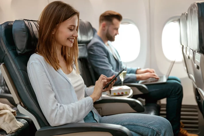 Como americanos estão usando o overbooking para ganhar dinheiro e voar de graça aviao
