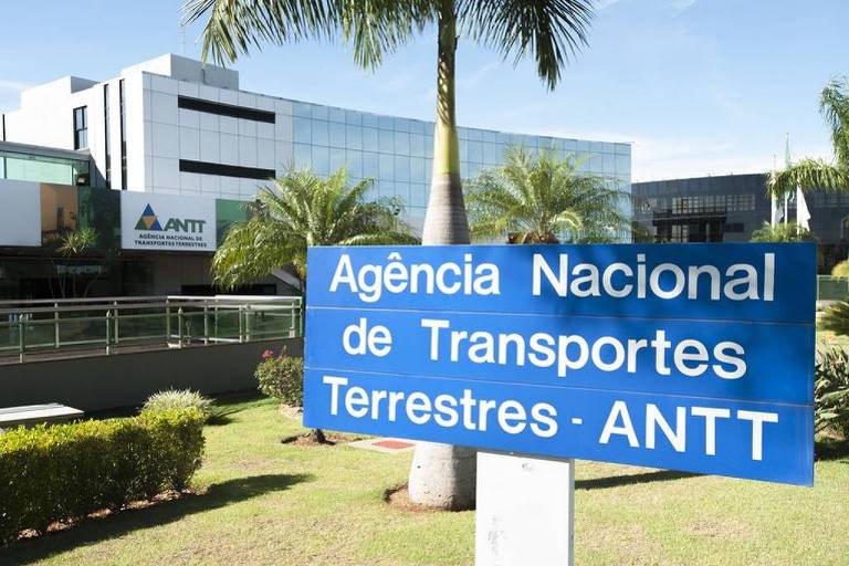 Número de passageiros em viagens de ônibus interestaduais cai 5,8% em 2024, indica ANTT