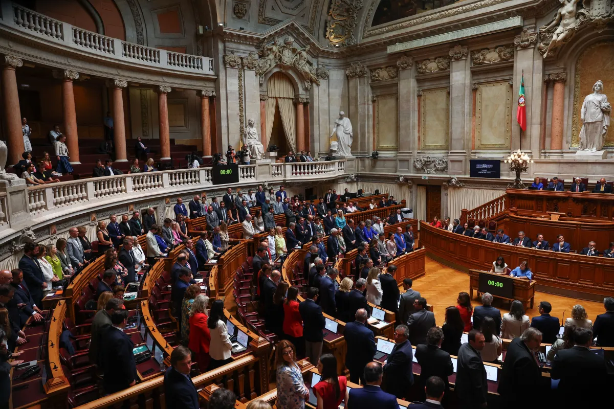 2025-06-18T134337Z_1_LYNXMPEL5H0QO_RTROPTP_4_PORTUGAL-GOVERNO-POSSE.webp