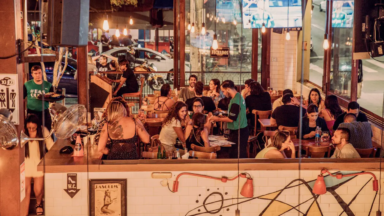 Vendas em bares e restaurantes registram queda 3,7% em junho