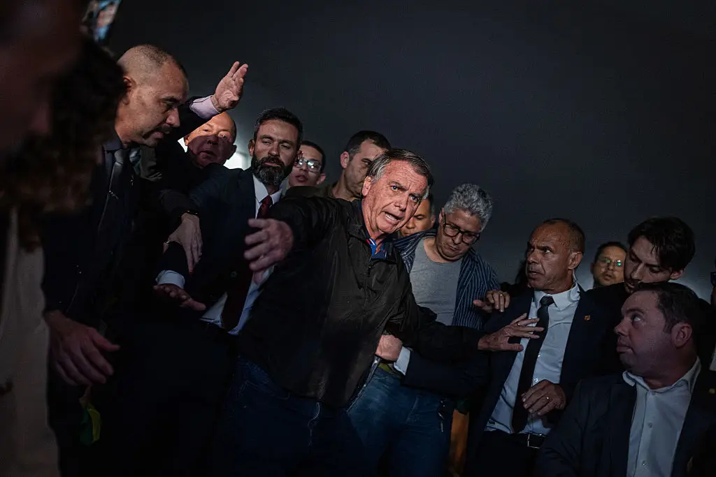 Bolsonaro diz ao STF que não sabia que estava proibido de dar entrevistas