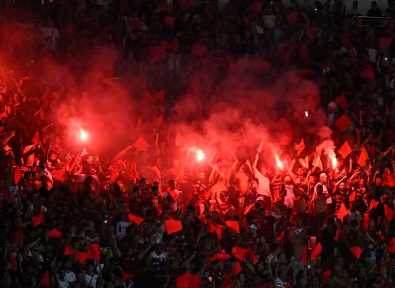 Corinthians e São Paulo caem, e Flamengo aumenta liderança como maior torcida do país; veja ranking
