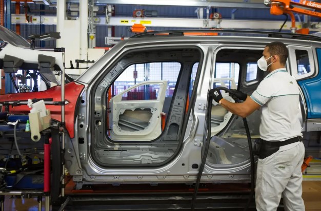 montadora carro fábrica