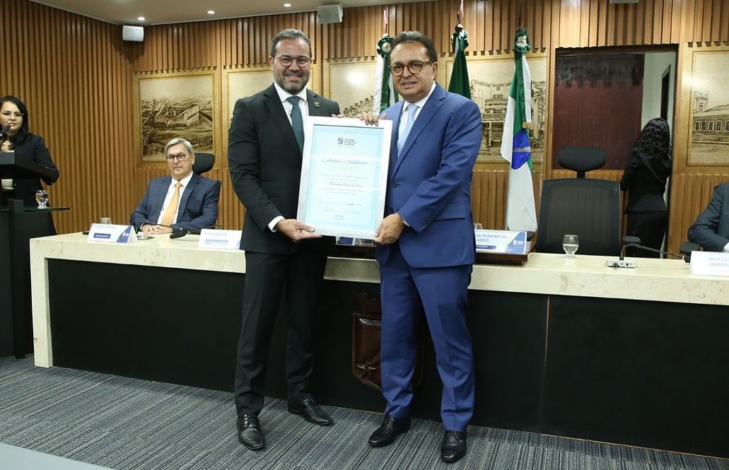 Irapoã Nóbrega entrega Título de Cidadão Natalense ao empresário Edmilson Pereira