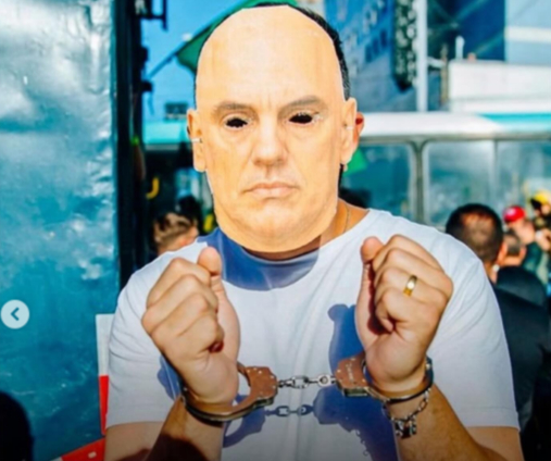 moraes.jpg