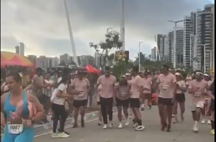  Bell Marques passa mal em corrida de rua em Fortaleza; cantor faz esclarecimento
