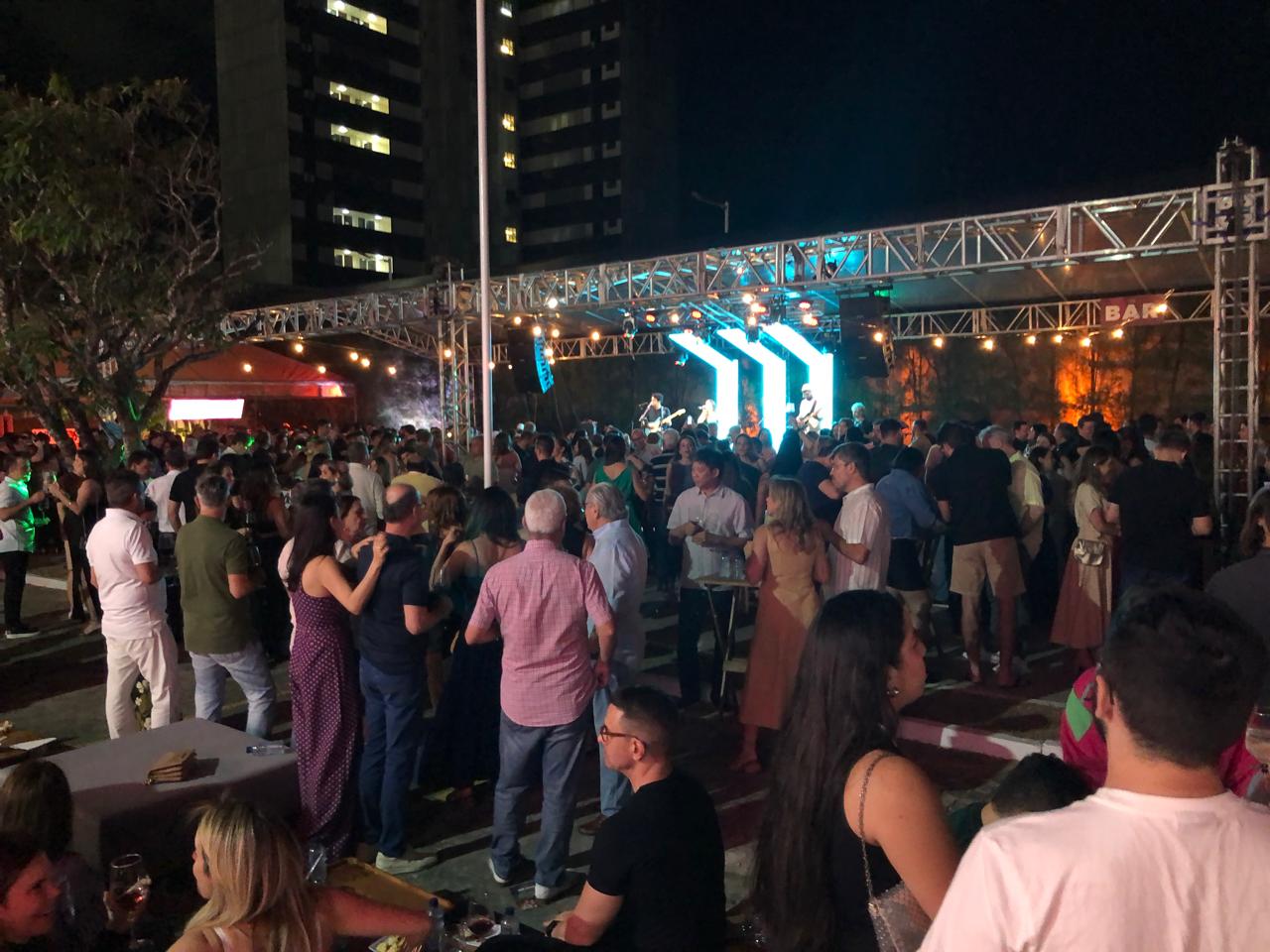Festival CAVE reúne gastronomia renomada, vinhos selecionados, música e novidades no sábado (16)