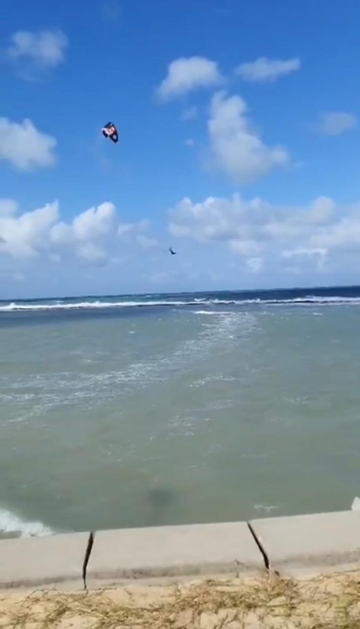 [VÍDEO] Veja imagens de Rafael Motta no kitesurfe no dia do acidente