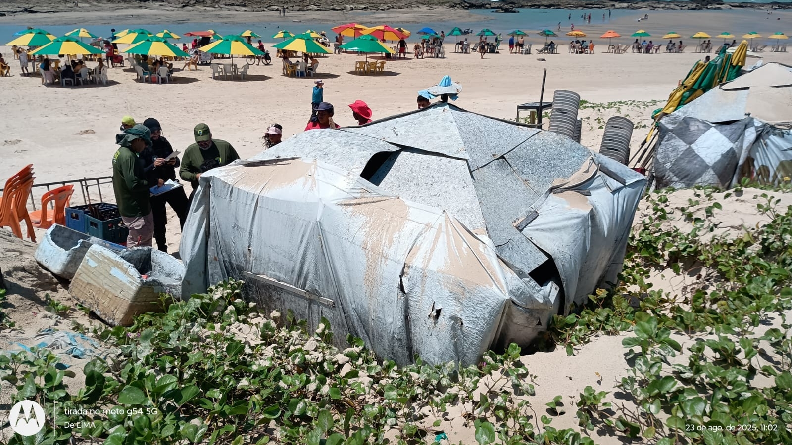 Comerciantes da praia do Forte são notificados a desocupar área de restinga