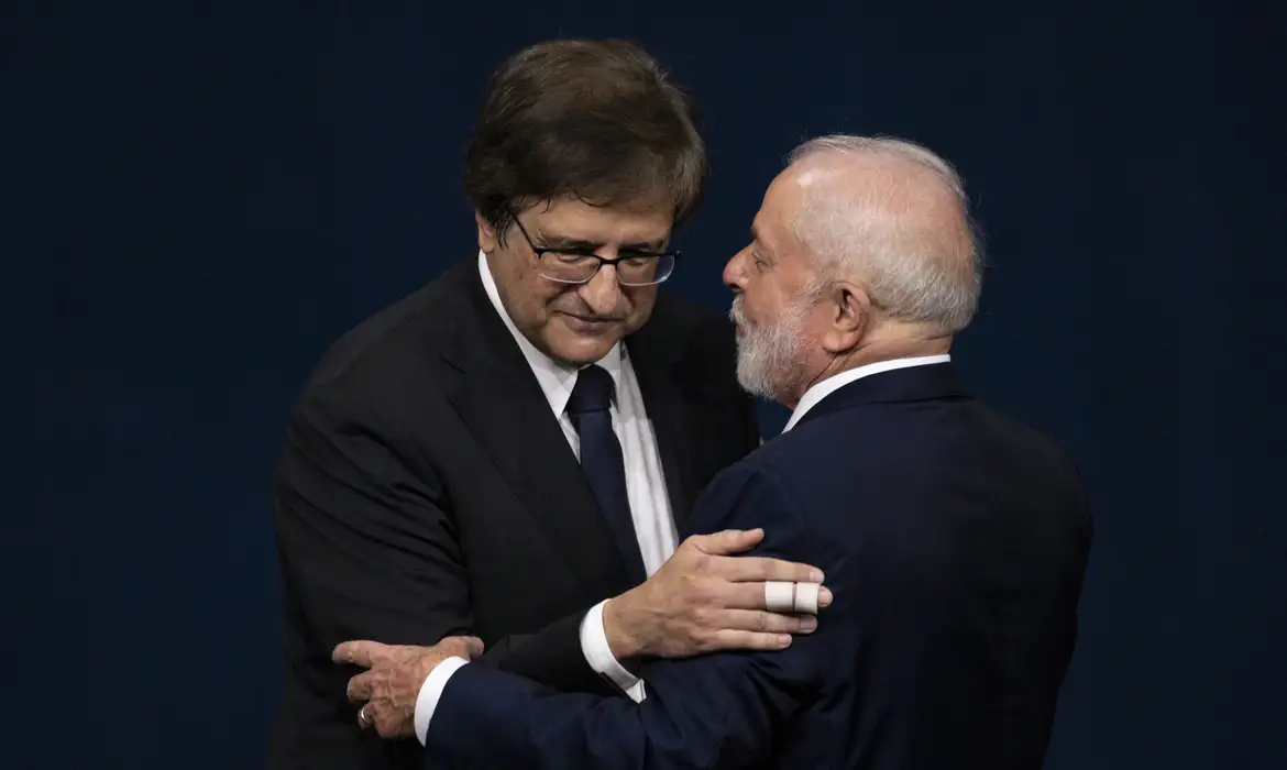 ‘Renovo meu empenho à causa da Justiça’, diz Gonet, após ato de Lula