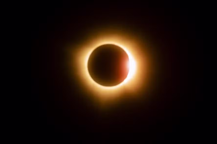 Dia vai virar noite por 6 minutos: saiba quando acontece o eclipse solar e como assistir