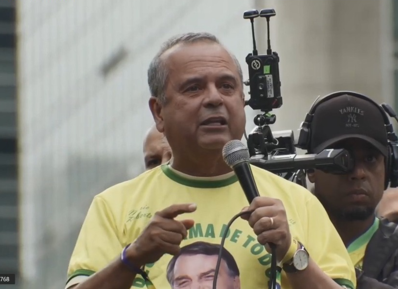 Rogério Marinho sobre a esquerda: 
