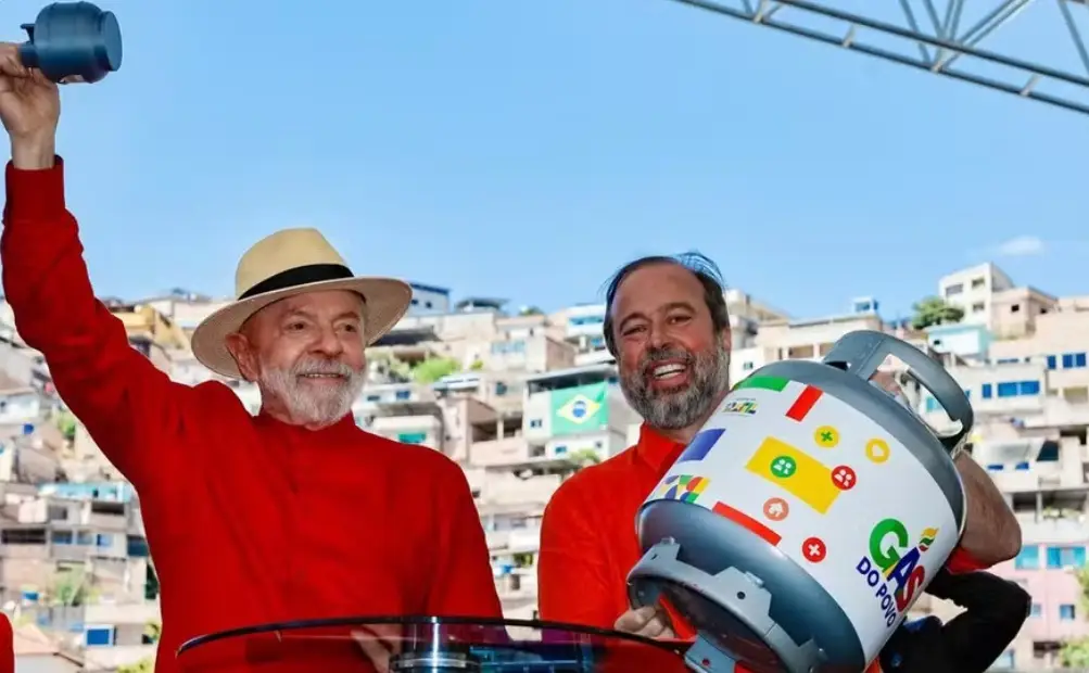 Oposição a Lula pede ao TCU suspensão imediata do programa Gás do Povo