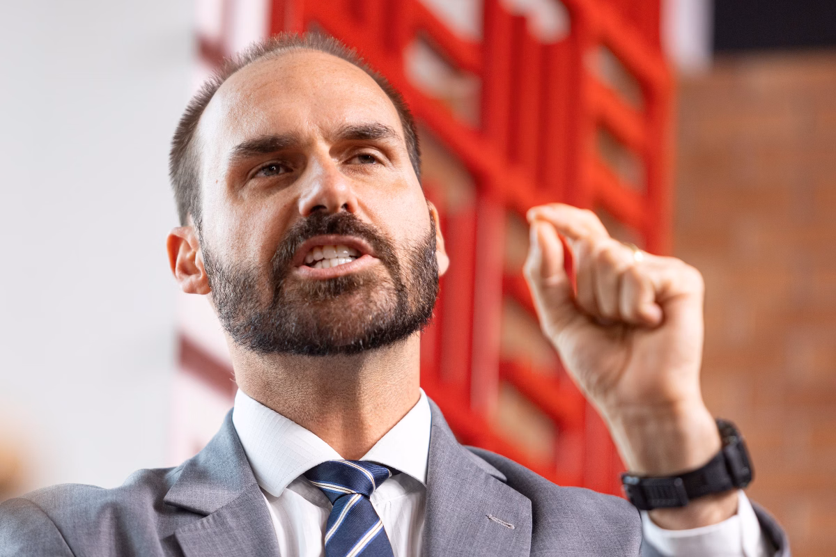 181224-VS-Metropoles-Entrevista-Eduardo-Bolsonaro-037.avif