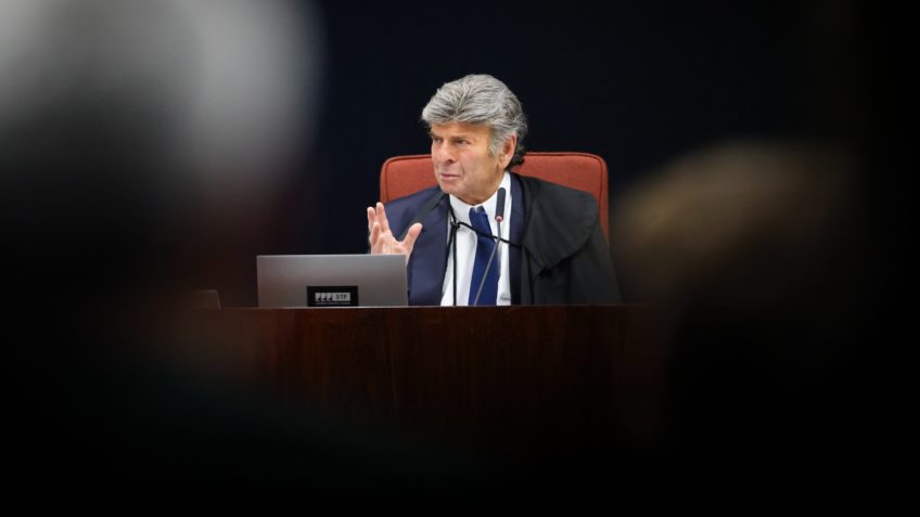 Governistas criticam e xingam Fux: “Burro ou mau caráter?”