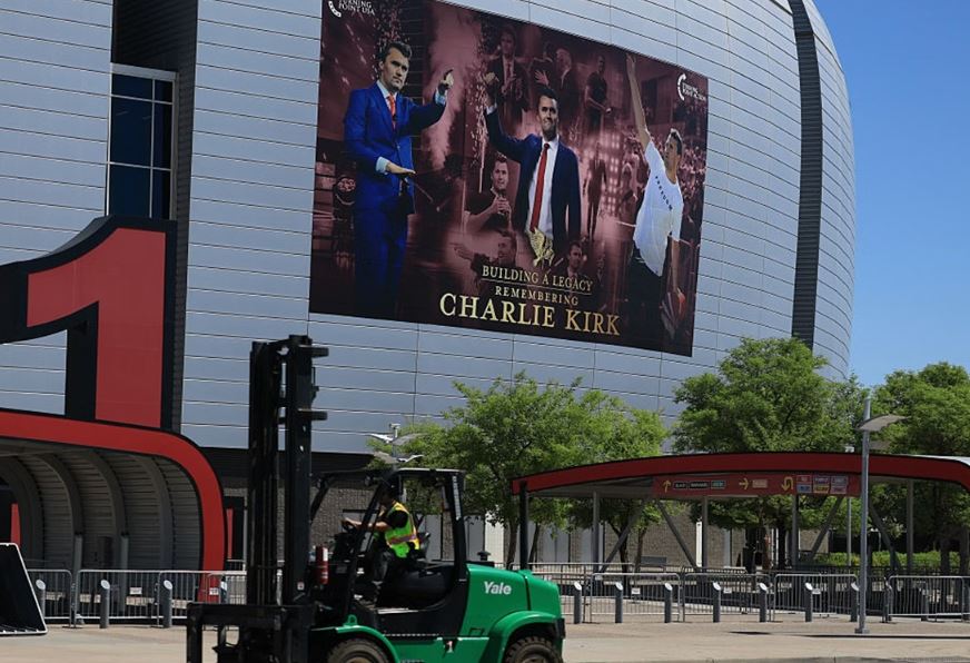 homem armado é preso ao tentar entrar no funeral de Charlie Kirk