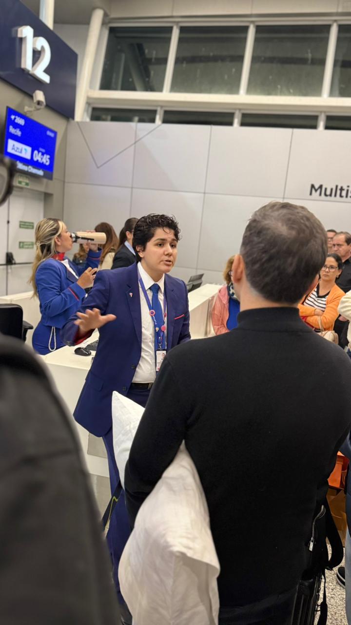 [VÍDEO] Avião da Latam sofre pane e mais de 200 passageiros ainda aguardam embarque em São Gonçalo