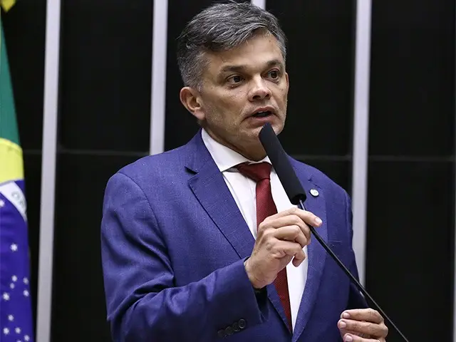Instituto de vereador promove ‘aulas fantasmas’ de capoeira bancadas por deputado do PT