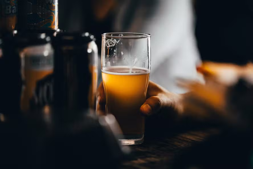 Metanol no vinho e na cerveja: essas bebidas podem ser contaminadas? Entenda