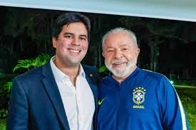 Ministro Fufuca desafia ultimato do PP e declara: ‘Estou com Lula’