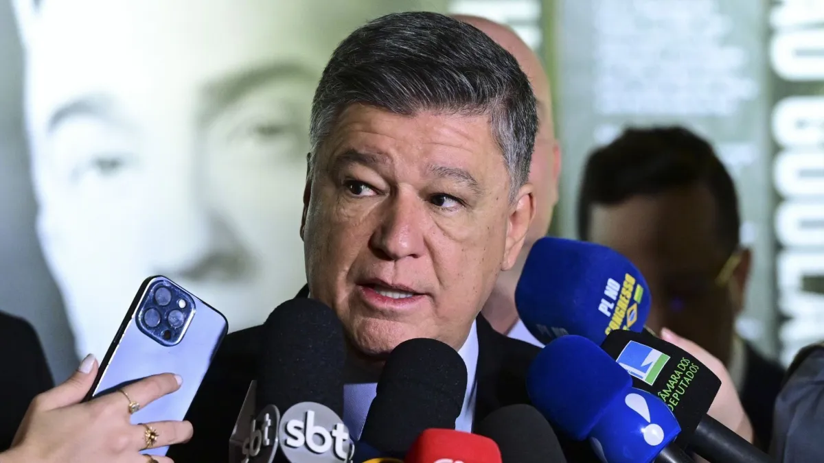 o-senador-carlos-viana-e1760028494986.webp