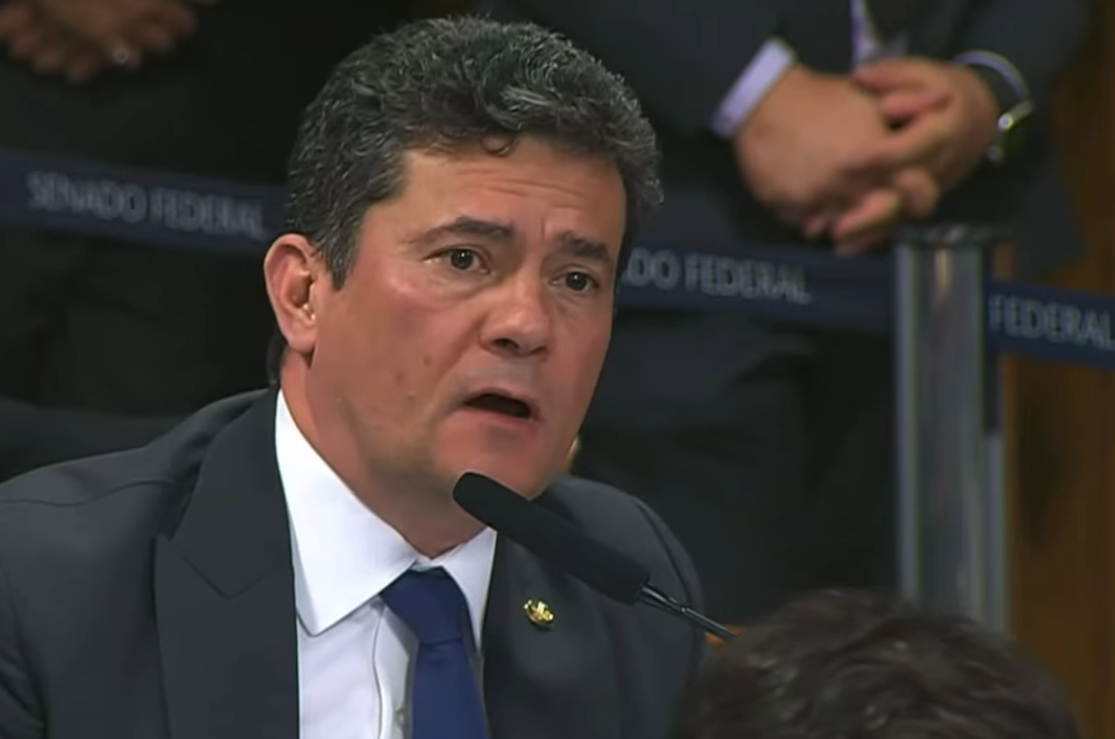 FireShot Capture 5734 - (1) BATE-BOCA_ SÉRGIO MORO ACUSA EX-PRESIDENTE DO INSS DE RECEBER PR_ - www.youtube.com.jpg