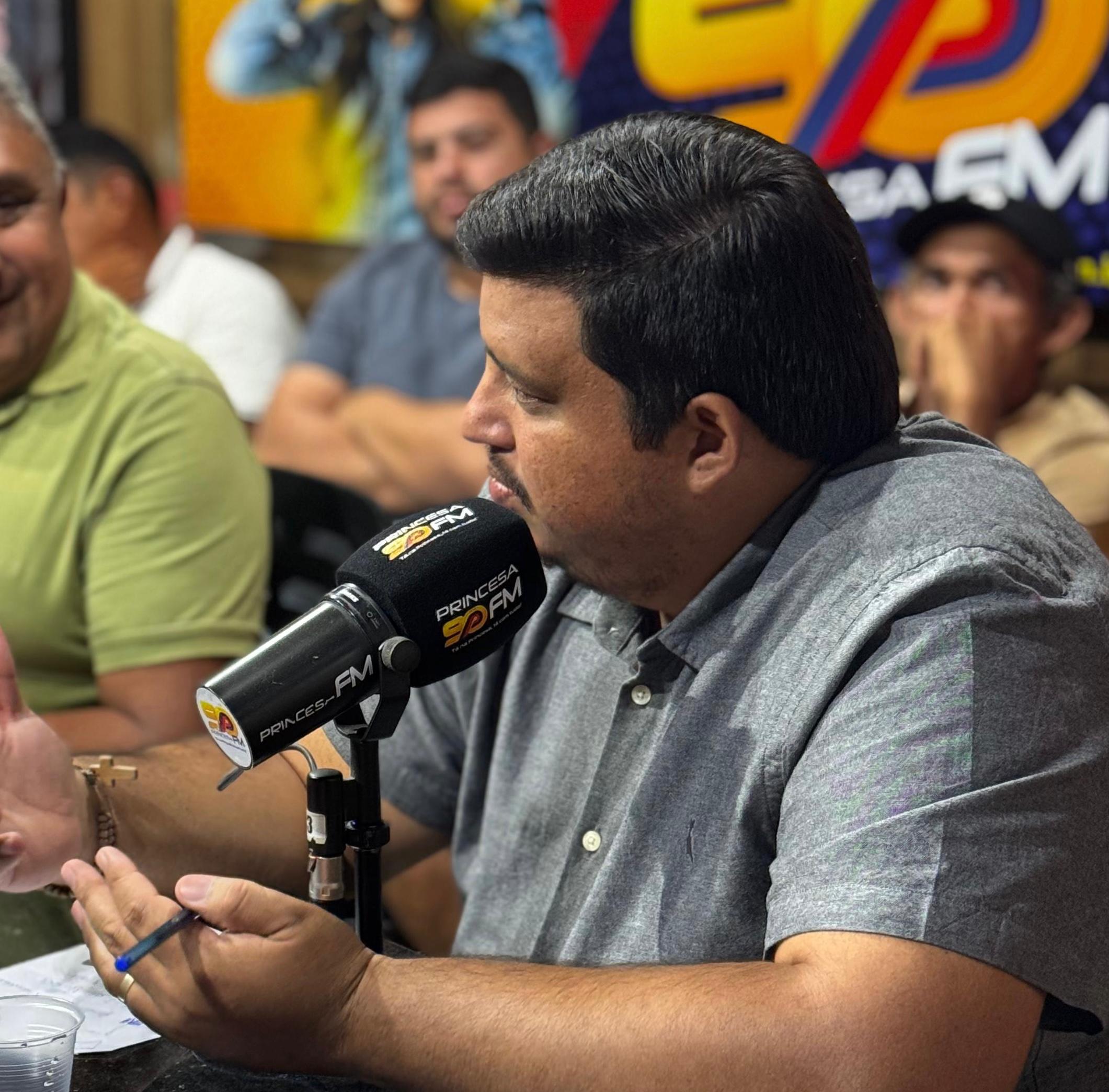 Prefeito Jefferson Santos defende união dos municípios diante do colapso nos repasses federais