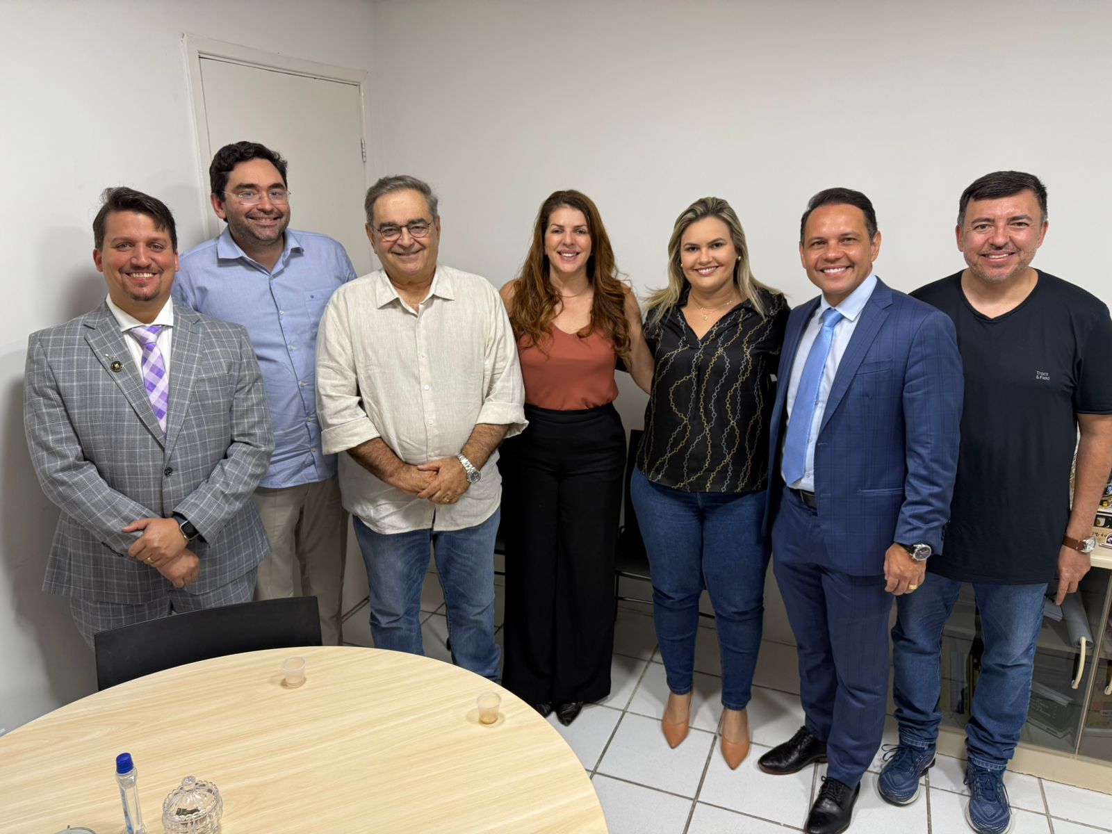 Grupo de Álvaro Dias anuncia apoio à pré-candidatura de Nina Souza a deputada federal