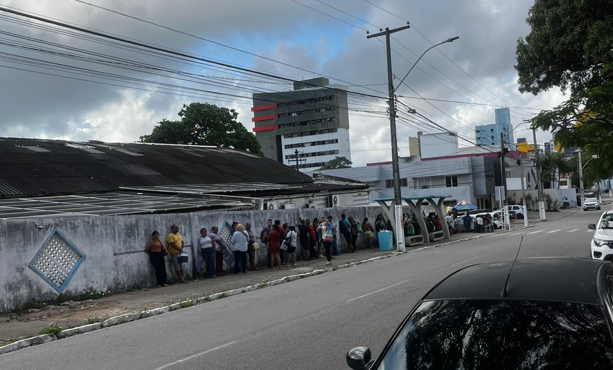 Filas grandes, descaso e desrespeito estão virando rotina na Unicat