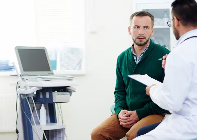 46% dos homens acima de 40 anos só vão ao médico quando sentem algo, aponta pesquisa