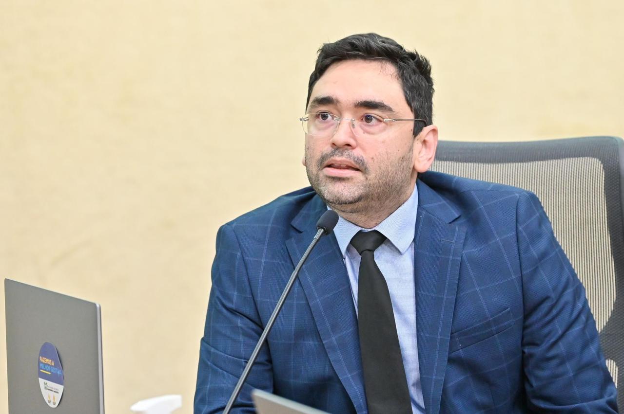 Deputado Adjuto Dias aciona o Ministério Público para impedir que a COSERN volte a cobrar ICMS em contas de energia de quem possui painéis solares no RN 