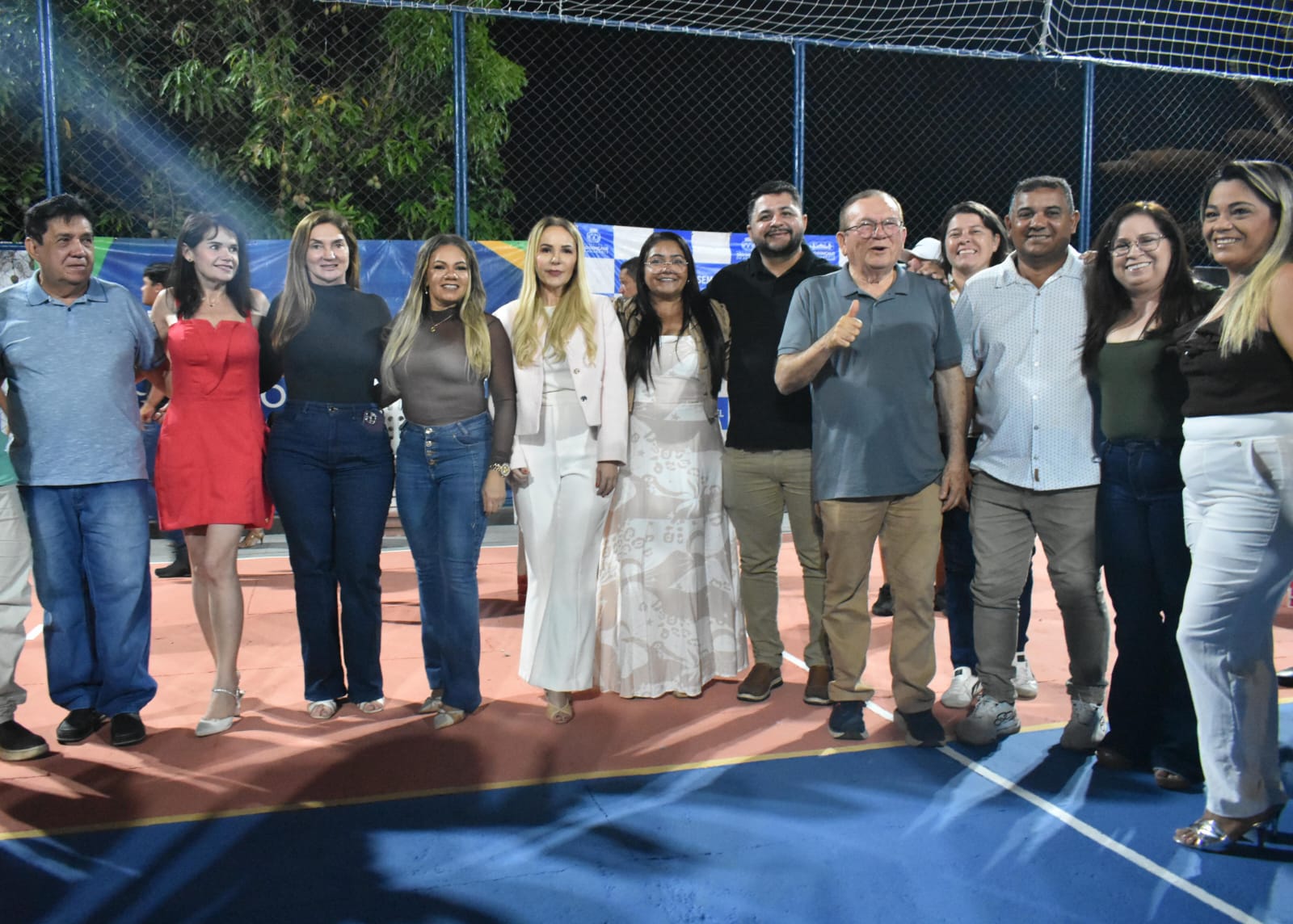 Prefeitura de São Gonçalo entrega quadra de esportes de Guanduba revitalizada e com iluminação em LED