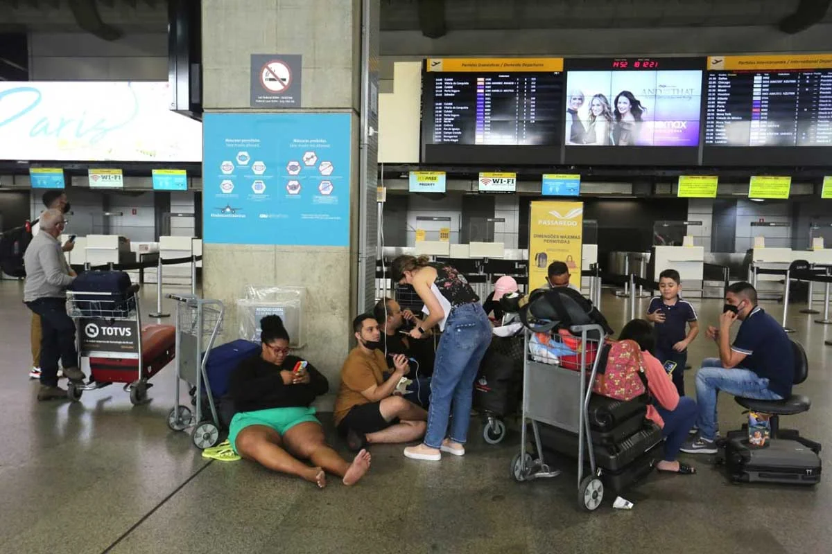 Anac-pede-a-passageiros-de-480-voos-da-ITA-para-não-irem-a-aeroportos.webp