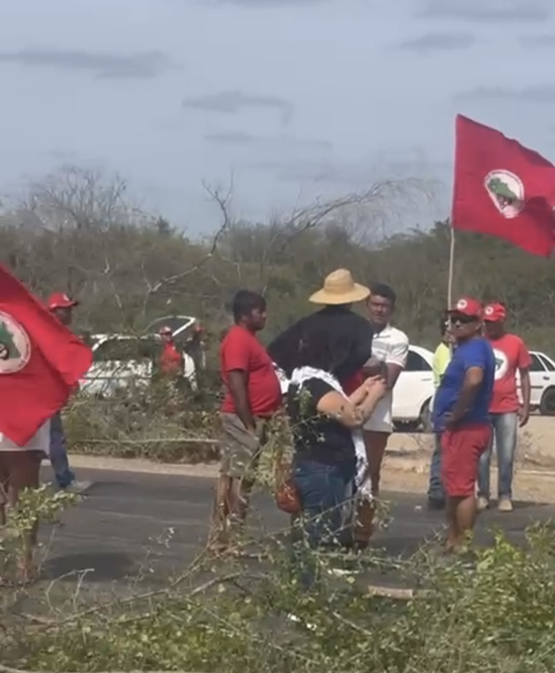 [VÍDEO] Fátima, secretário e produtores são ameaçados por Sem Terra
