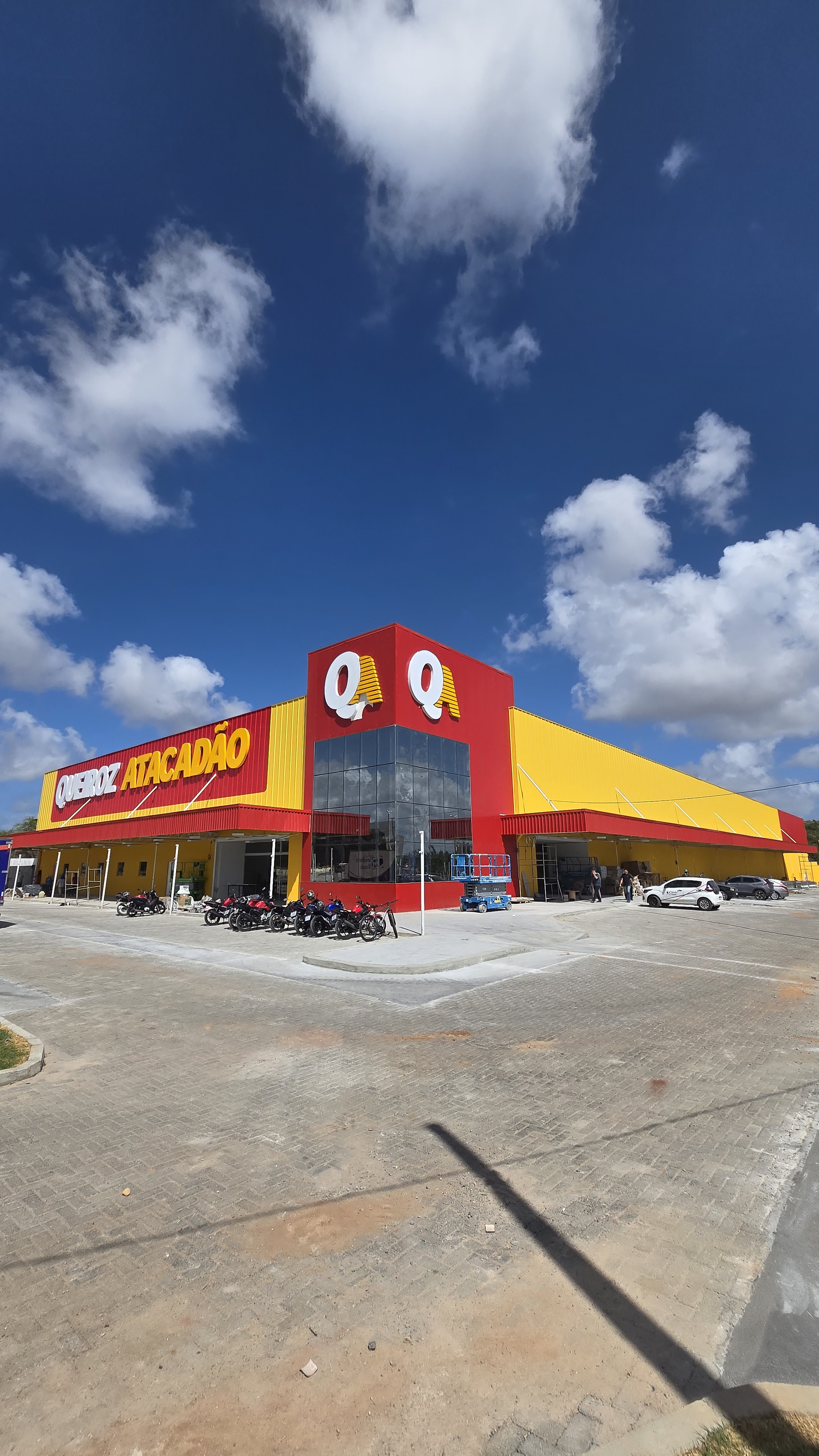 Queiroz Atacadão Satélite inaugura dia 10 de dezembro com ofertas a partir de 1 CENTAVO 