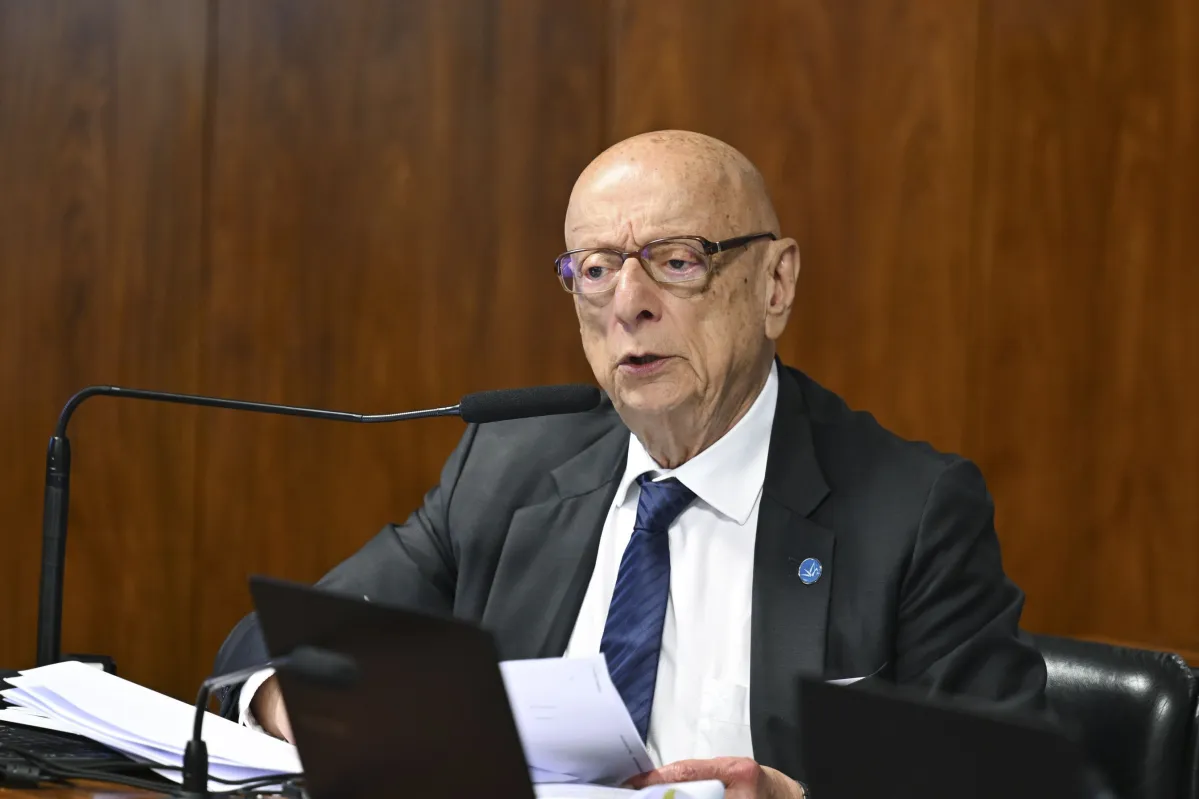Relator da Dosimetria acata emenda para restringir redução de penas ao 8/1