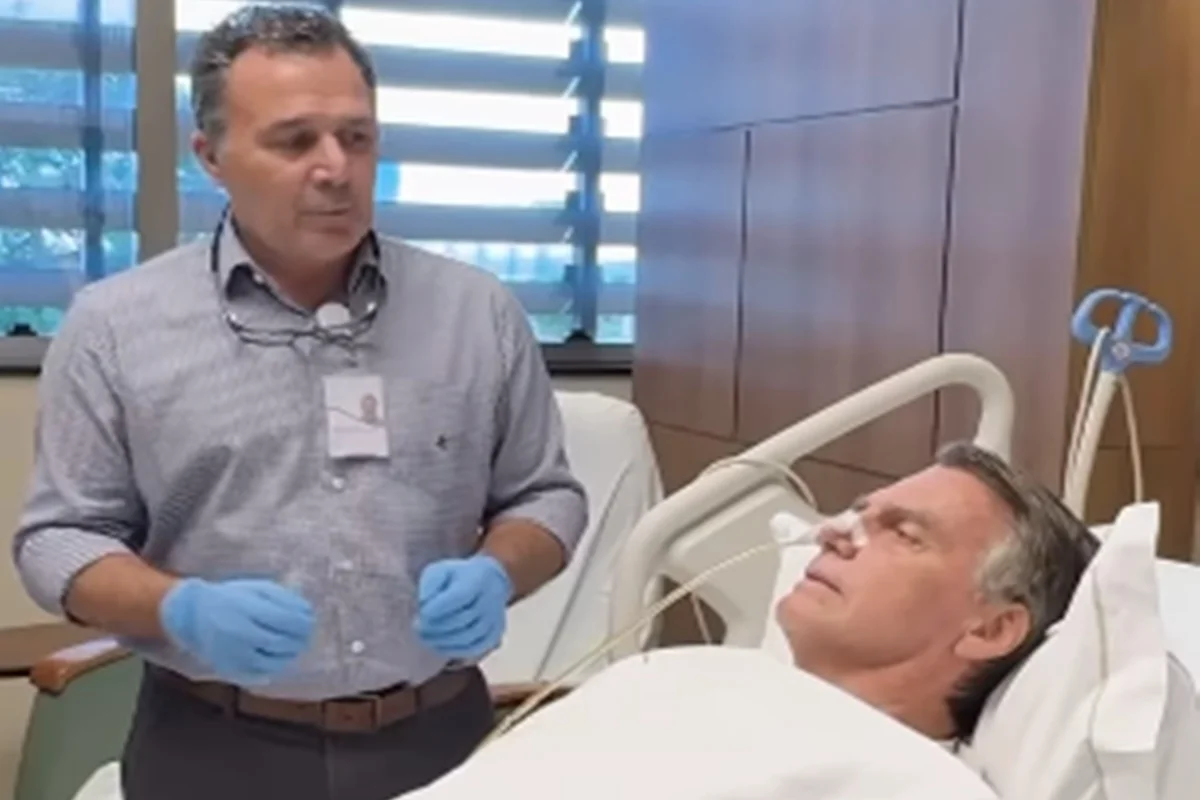 Médico de Bolsonaro se pronuncia após laudo da PF sobre cirurgia