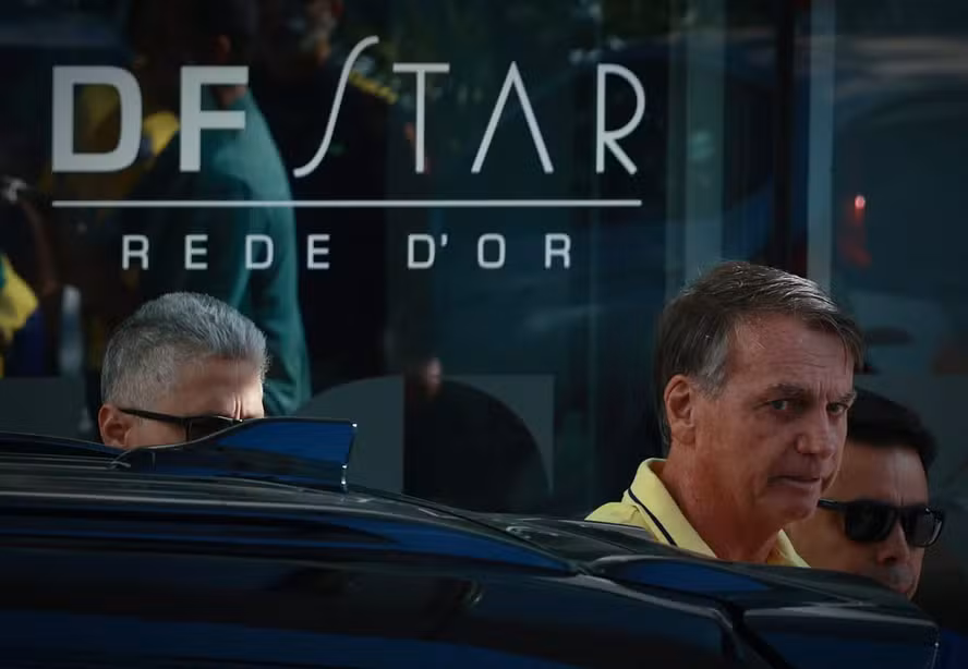 Fisioterapia, analgésicos e prevenção de trombose: Bolsonaro entra em pós-operatório e médicos avaliam novo procedimento
