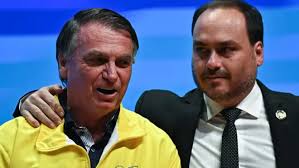 Bolsonaro teve pico de pressão e iniciou tratamento para apneia, diz Carlos
