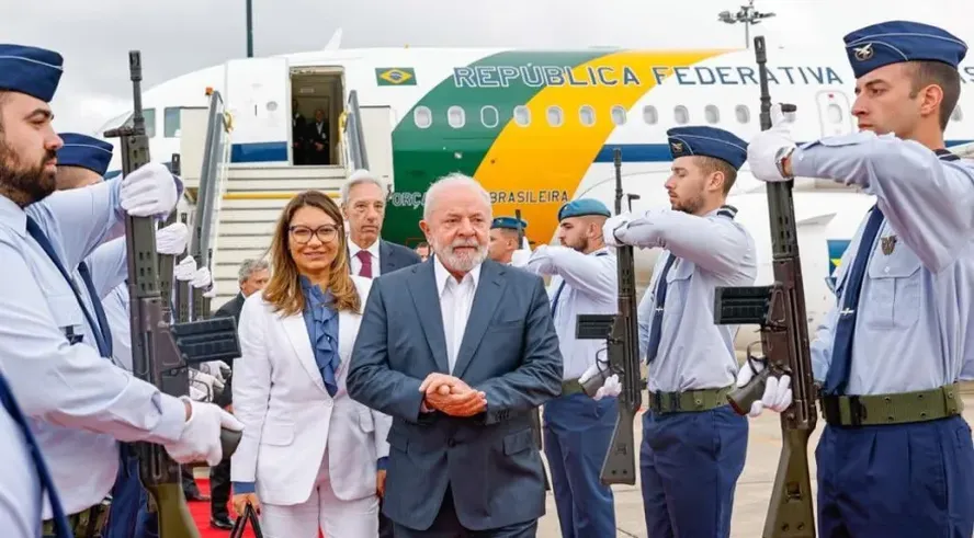lula janja avião