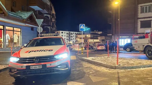 Incêndio em estação de esqui deixa cerca de 40 mortos na Suíça