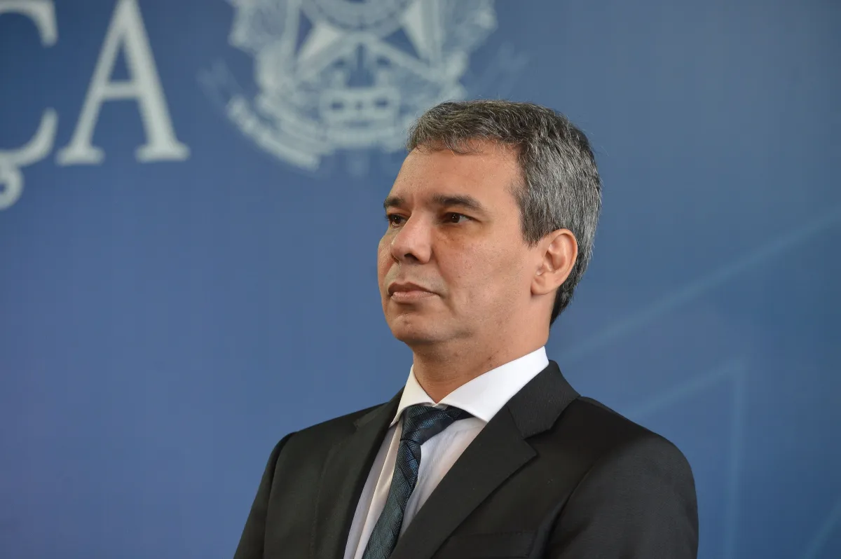 Ex-ministro de Dilma é cotado para assumir Ministério da Justiça