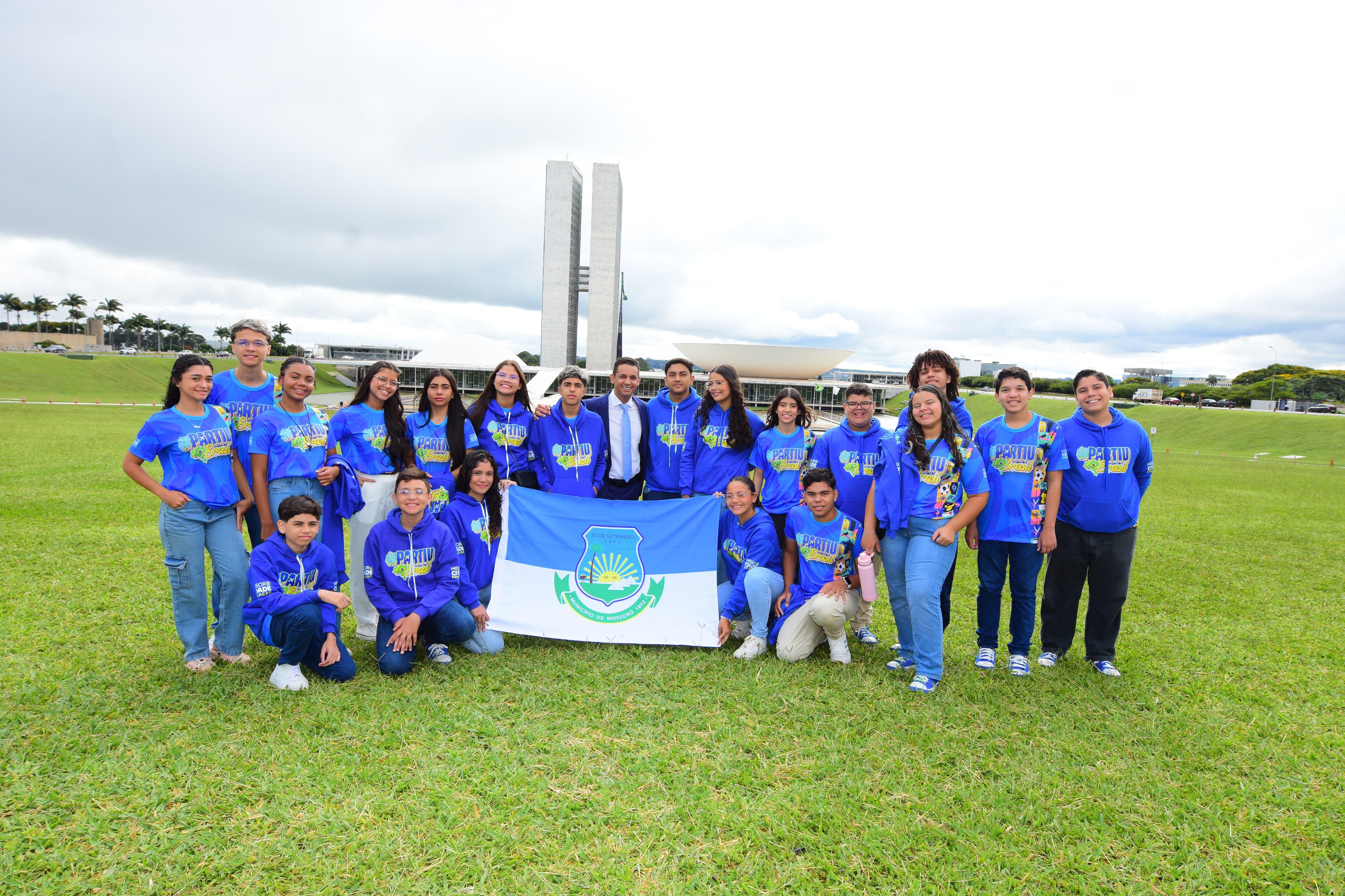 Programa proporciona a 20 alunos da Rede Municipal de Mossoró experiências de intercâmbio em Brasília