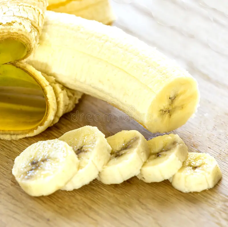 banana-cortada-100205242.webp