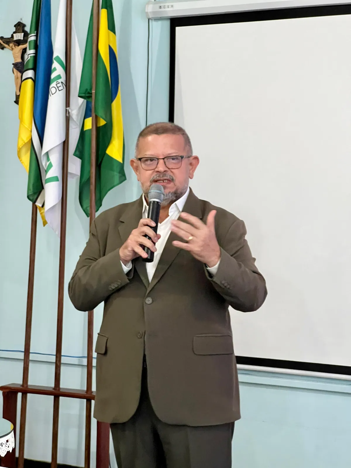 jocildo-lemos-diretor-presidente-amprev.webp